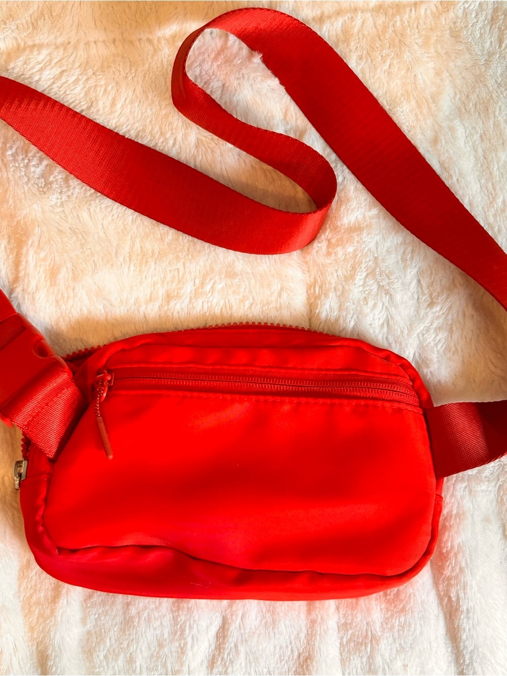 lululemon Athletica Everywhere Crossbody Bag - Cherry/Silver Sling, 1L - Picture 8 of 11